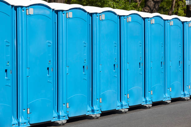 Types of Portable Toilets We Offer in Thompsonville, CT